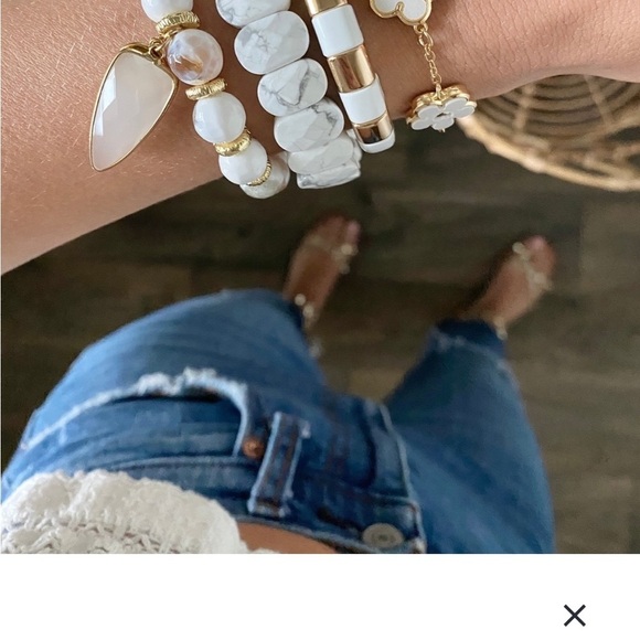 Kinsley Armelle Howlite Stone Bracelet (Astoria Collection) - Picture 4 of 5